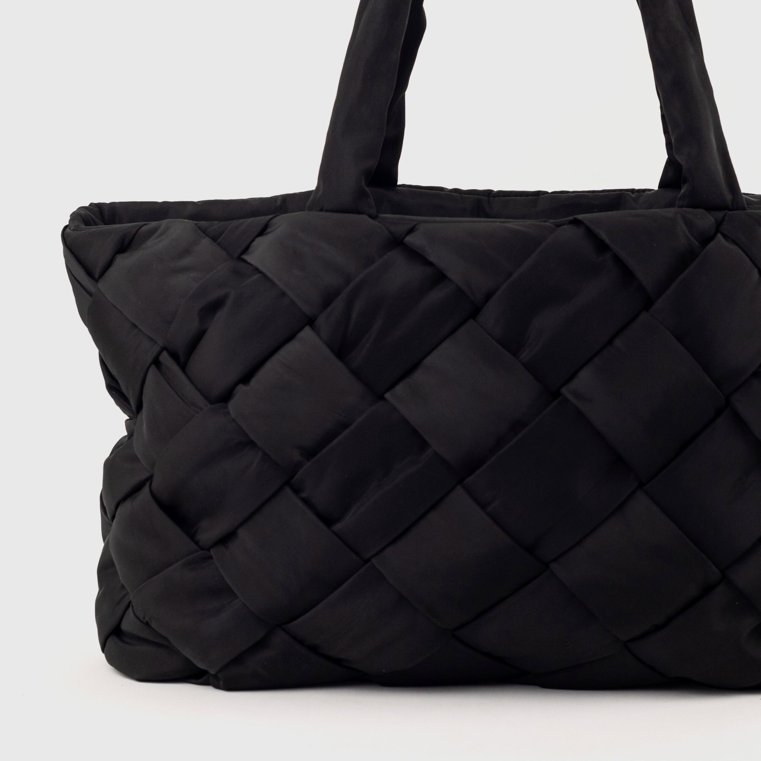 Holiday Essential - Black - Image 4